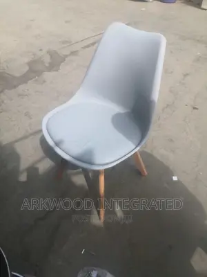 Dining Chair/Restaurant Chair