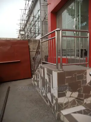Stainless Railing Shopping Complex Entrance