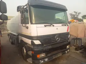 Mercedes Tanker 25000 Liter
