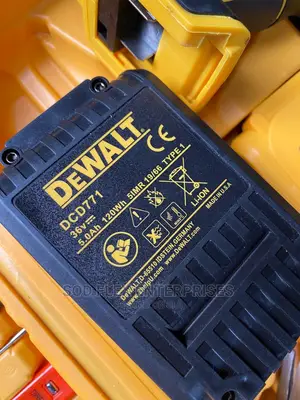 36 Volts Dewalt Drill and Screw Machine