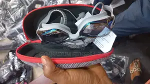 Grey Speedo Google DAR