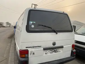 Volkswagen Transporter 2003 White