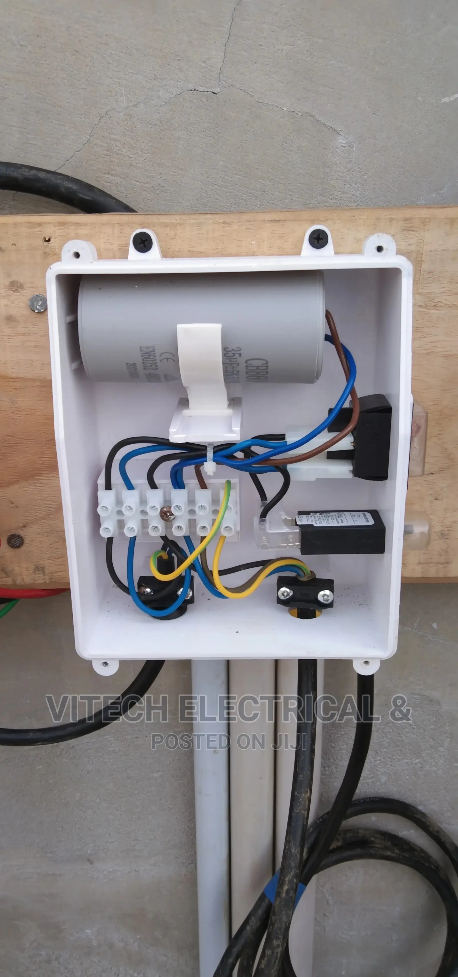 Professional Electrician and Solar Expert