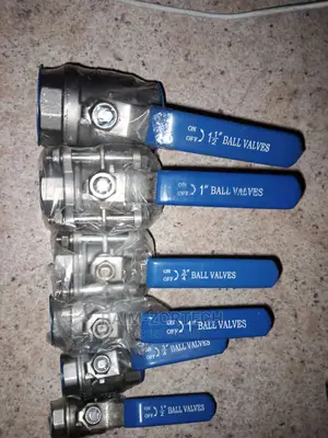 11/2" Threaded Stainless Ball Valve