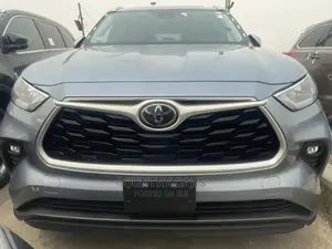 Toyota Highlander XLE AWD 2020 Blue