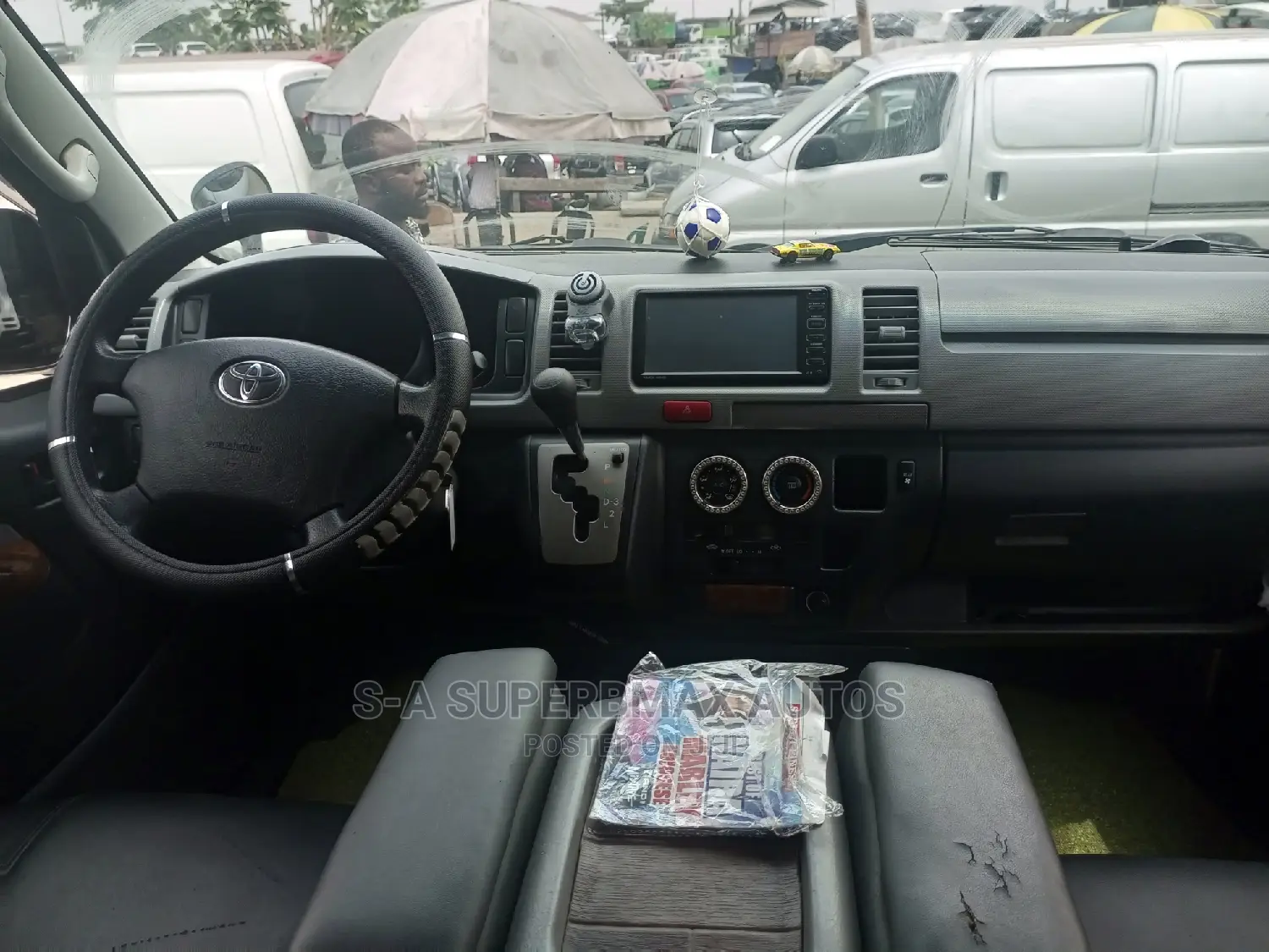 Toyota HiAce 2013 Silver
