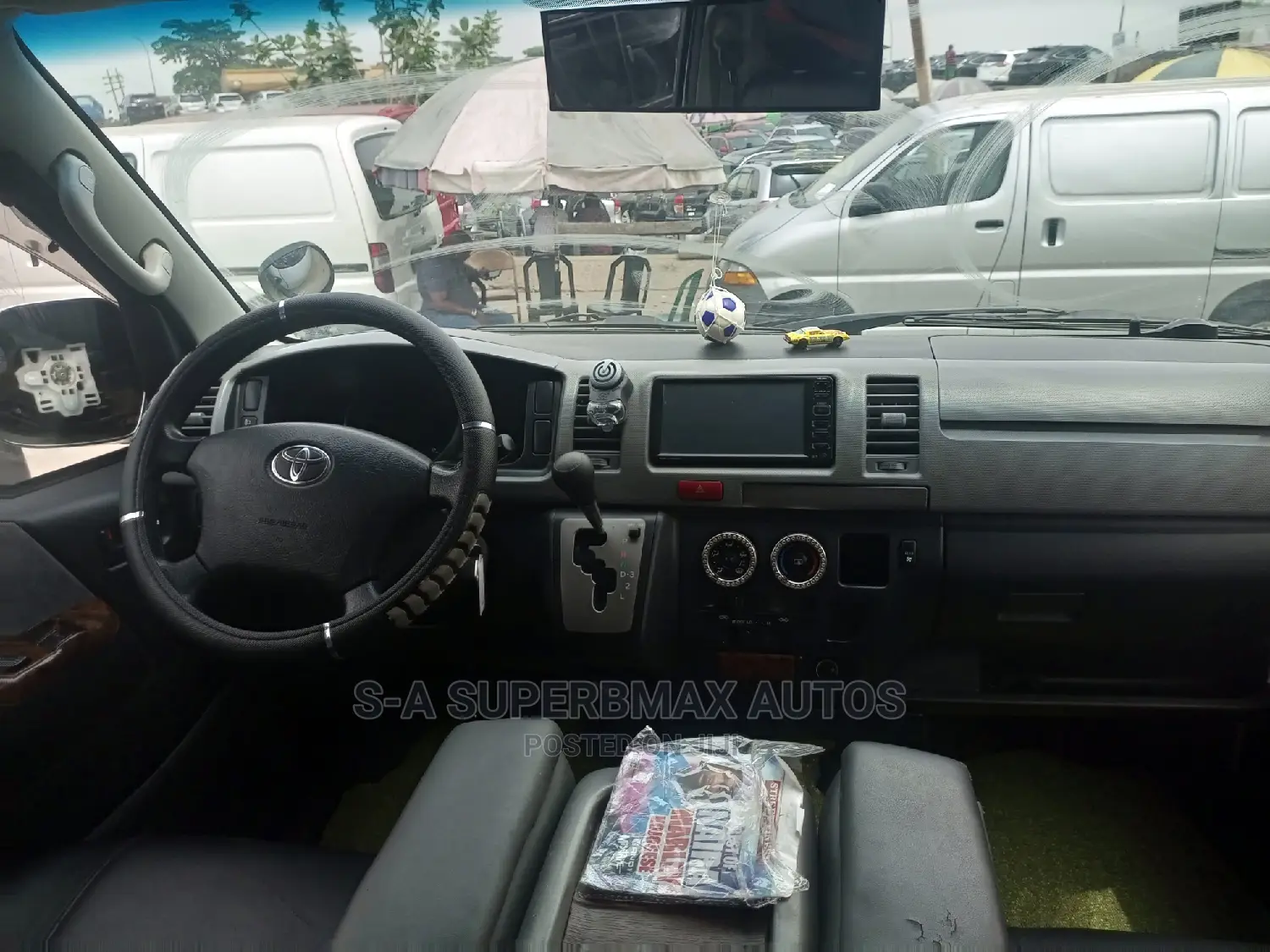 Toyota HiAce 2013 Silver