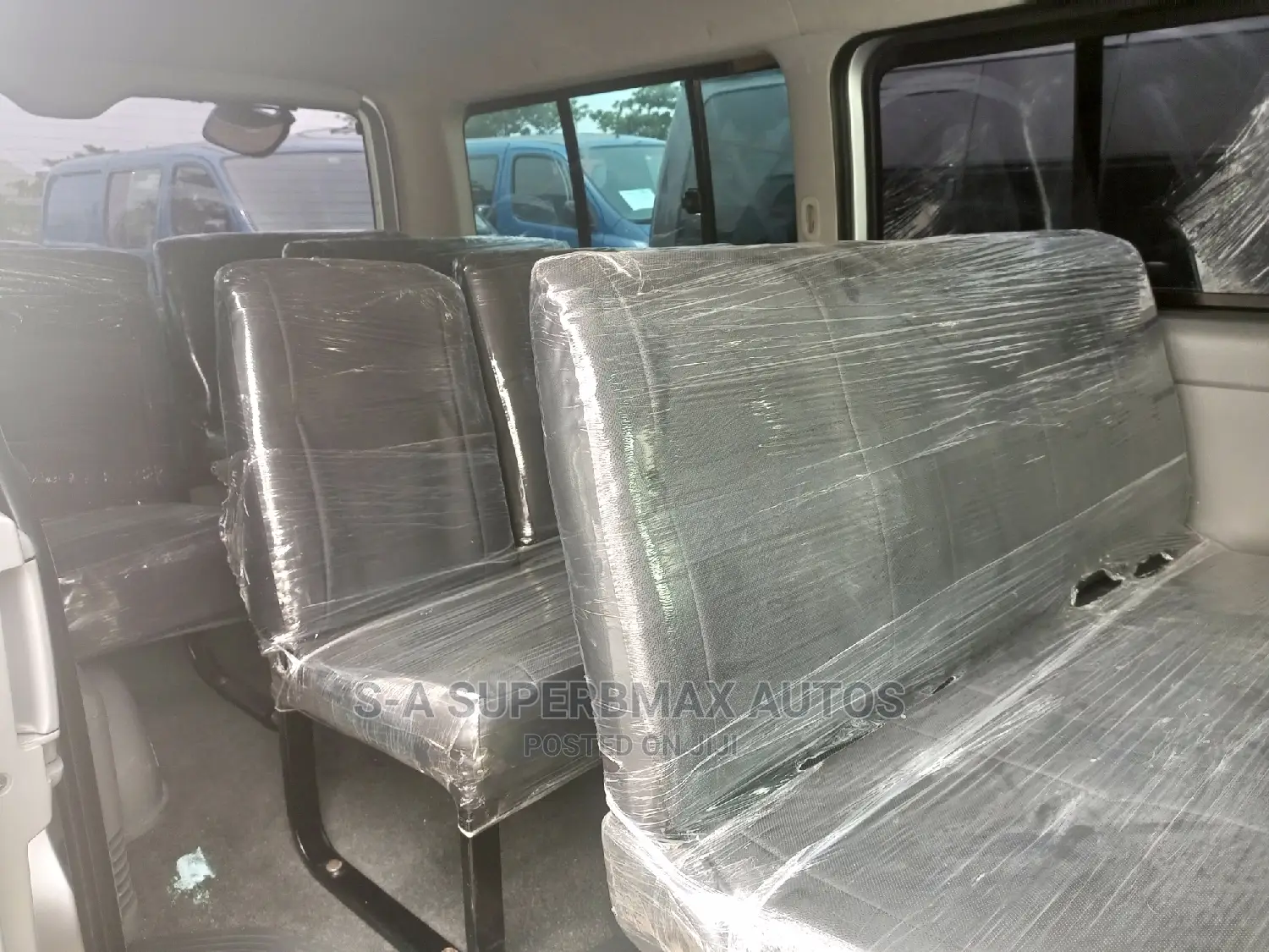 Toyota HiAce 2013 Silver