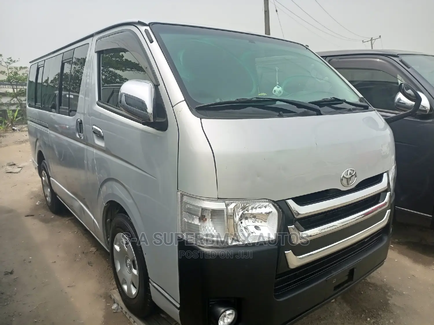 Toyota HiAce 2013 Silver