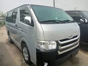 Toyota HiAce 2013 Silver