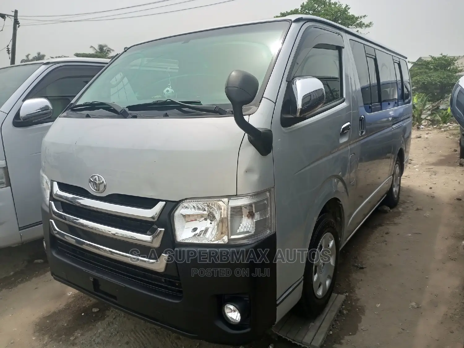 Toyota HiAce 2013 Silver