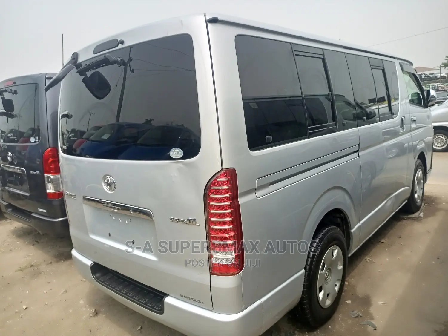 Toyota HiAce 2013 Silver