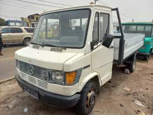 Mercedes Pickup 407 6tyres