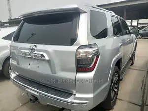 Toyota 4-Runner Limited 4dr SUV 4WD (4.0L 6cyl 5A) 2015 Silver