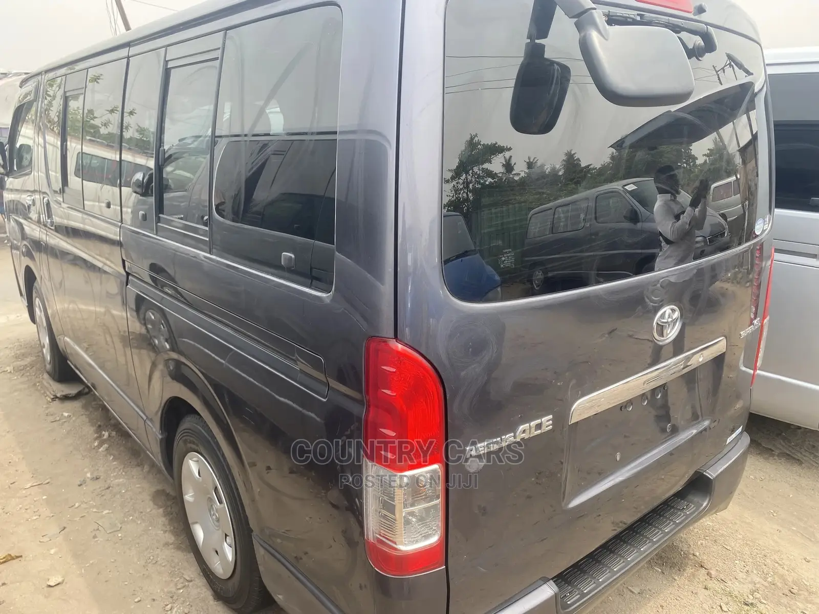Toyota HiAce 2010 Grey