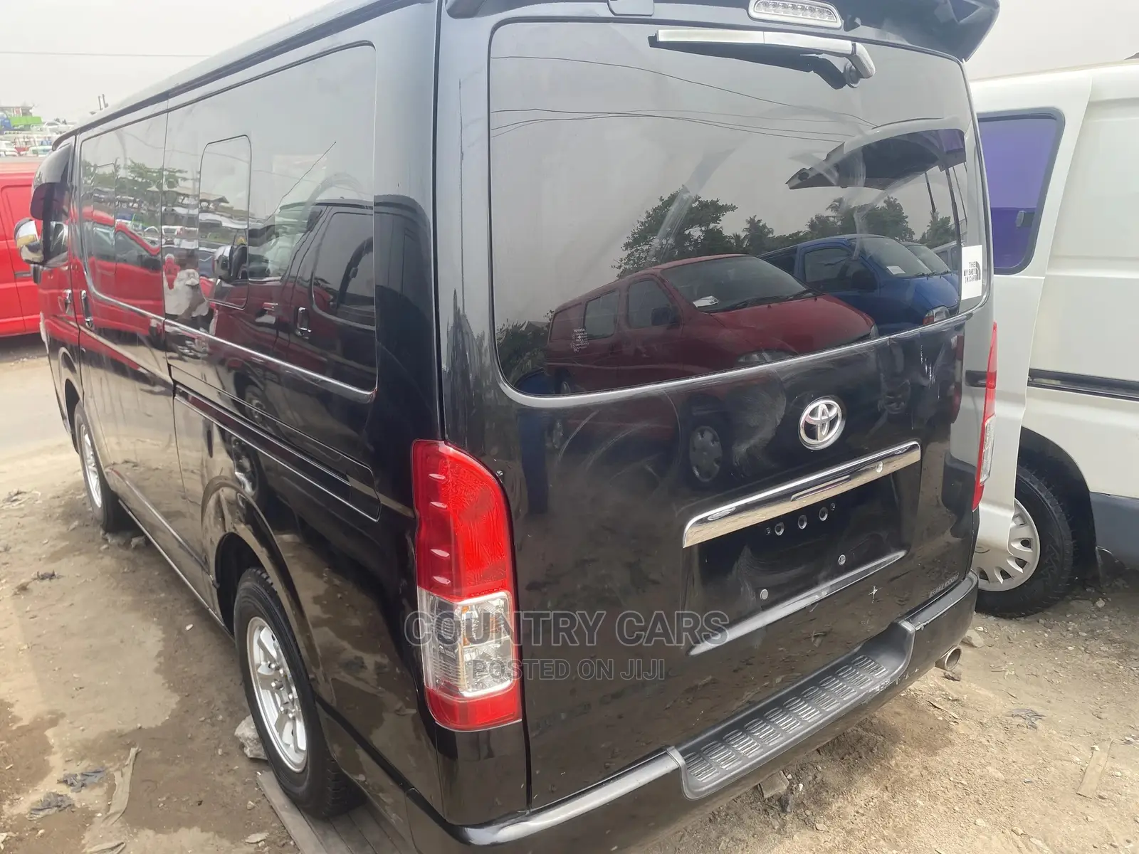 Toyota HiAce 2010 Black