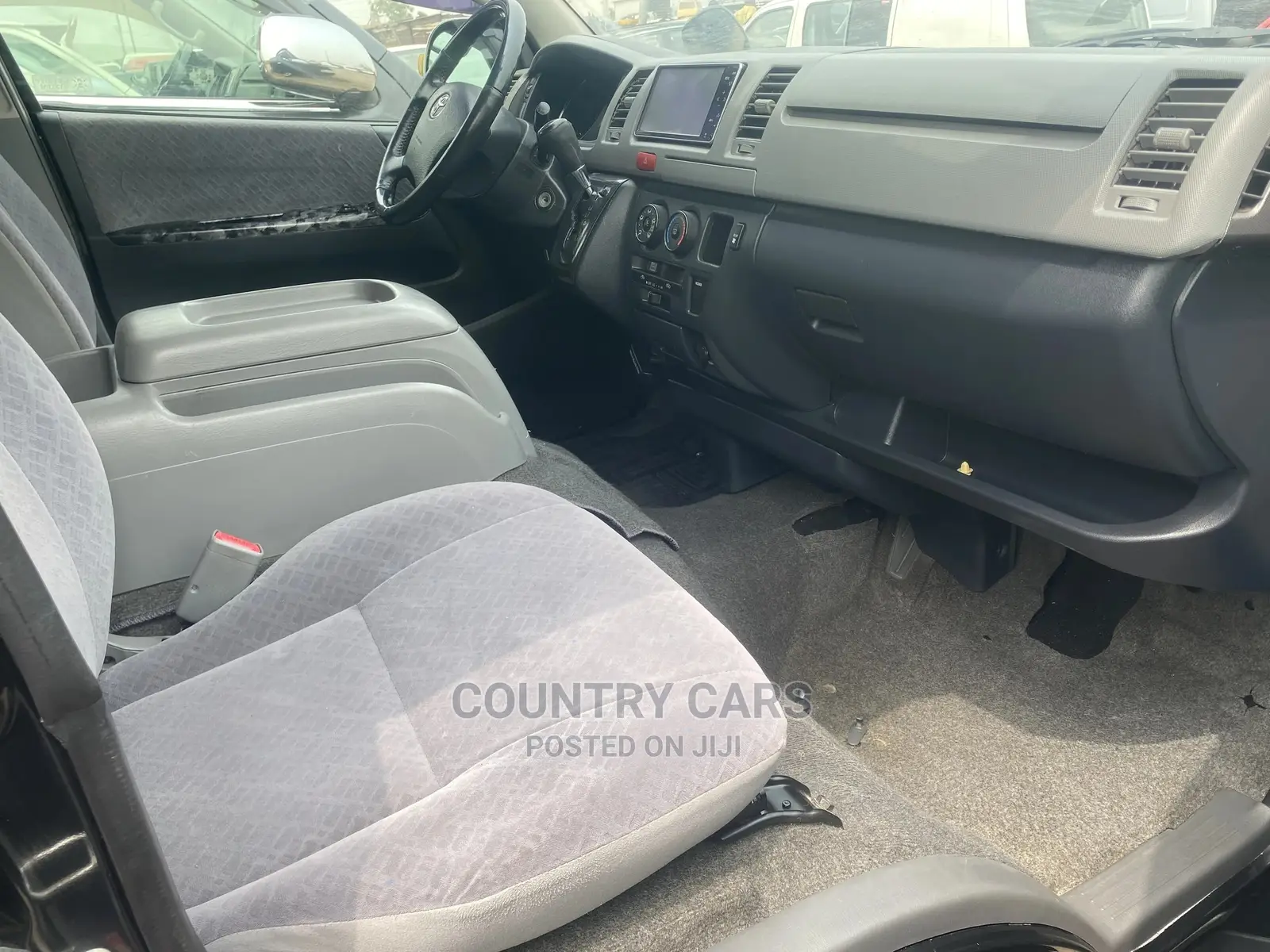 Toyota HiAce 2010 Black