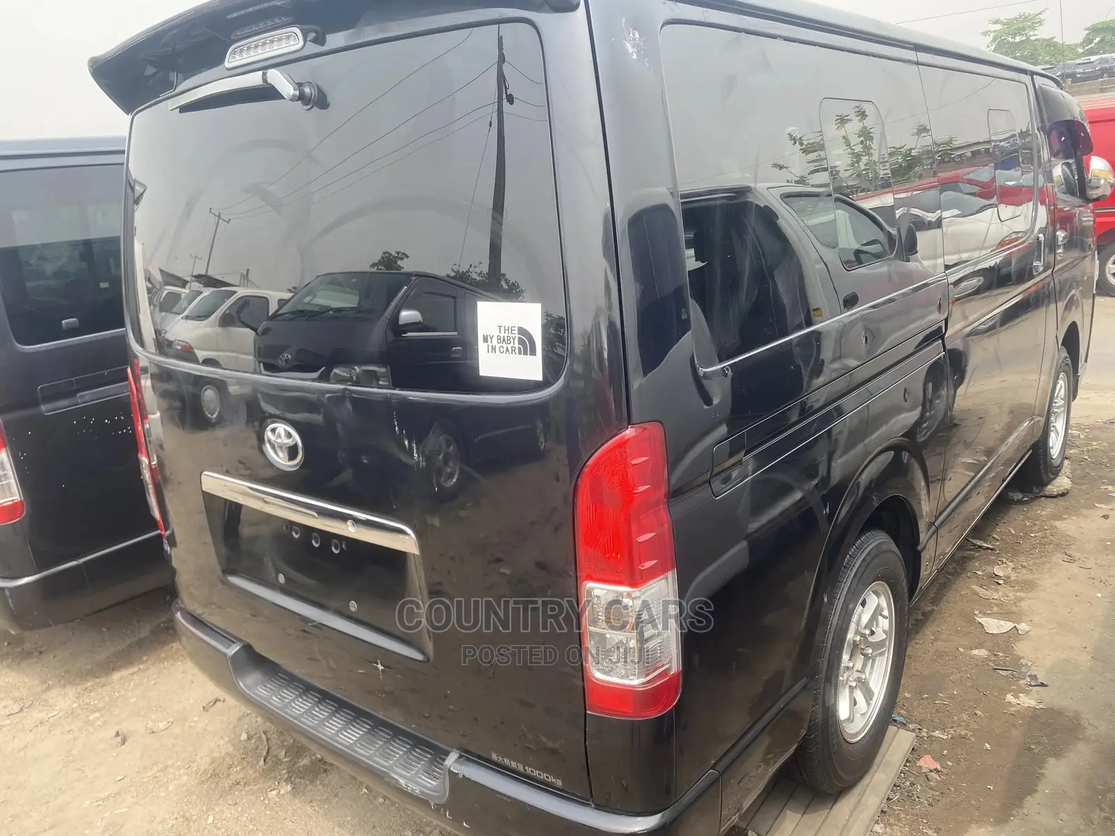 Toyota HiAce 2010 Black