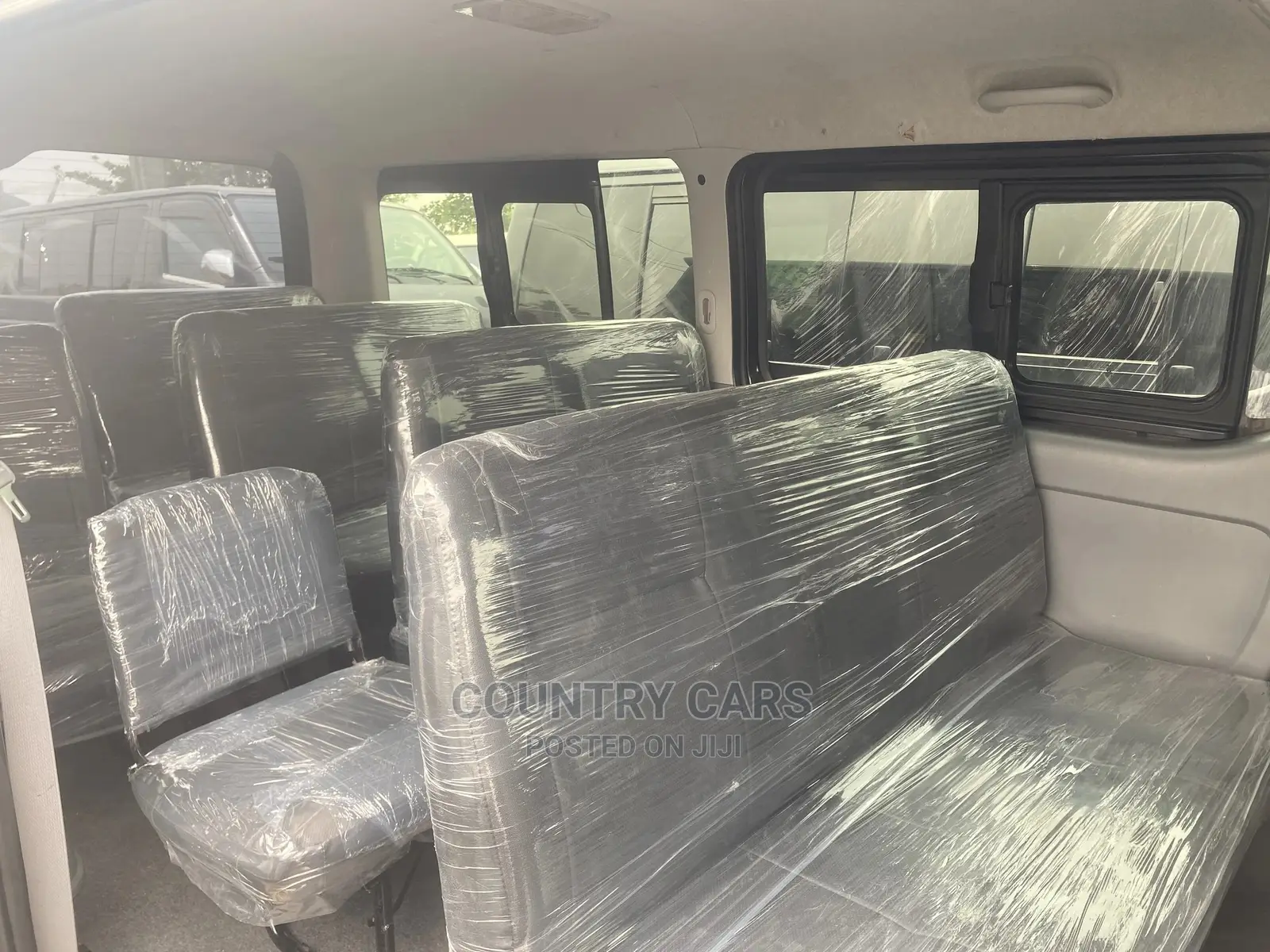 Toyota HiAce 2010 Black