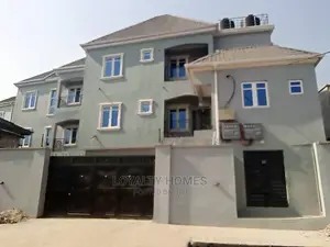 3bdrm Block of Flats in Mafoluku, Oshodi for Sale
