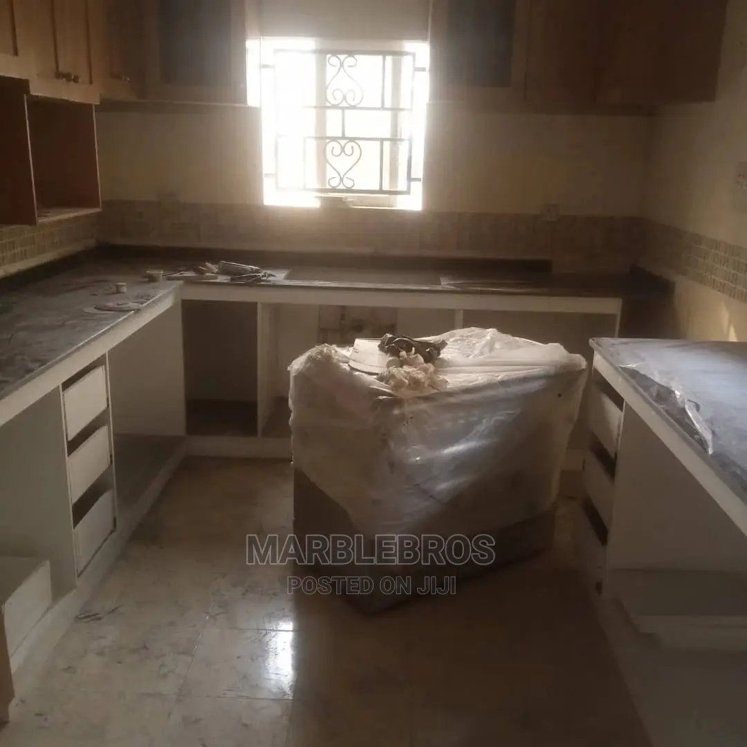 Kitchen Countertop Finishing MB1