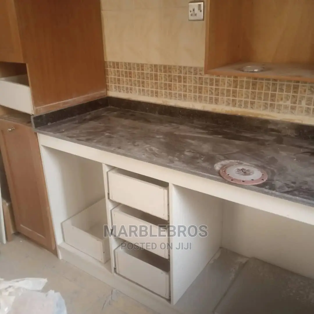 Kitchen Countertop Finishing MB1