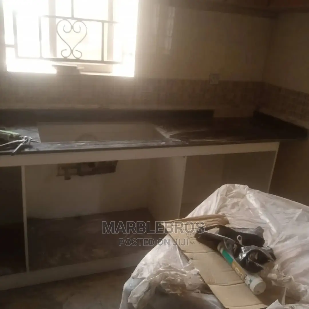 Kitchen Countertop Finishing MB1