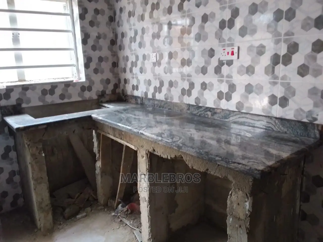 Kitchen Countertop Finishing MB2