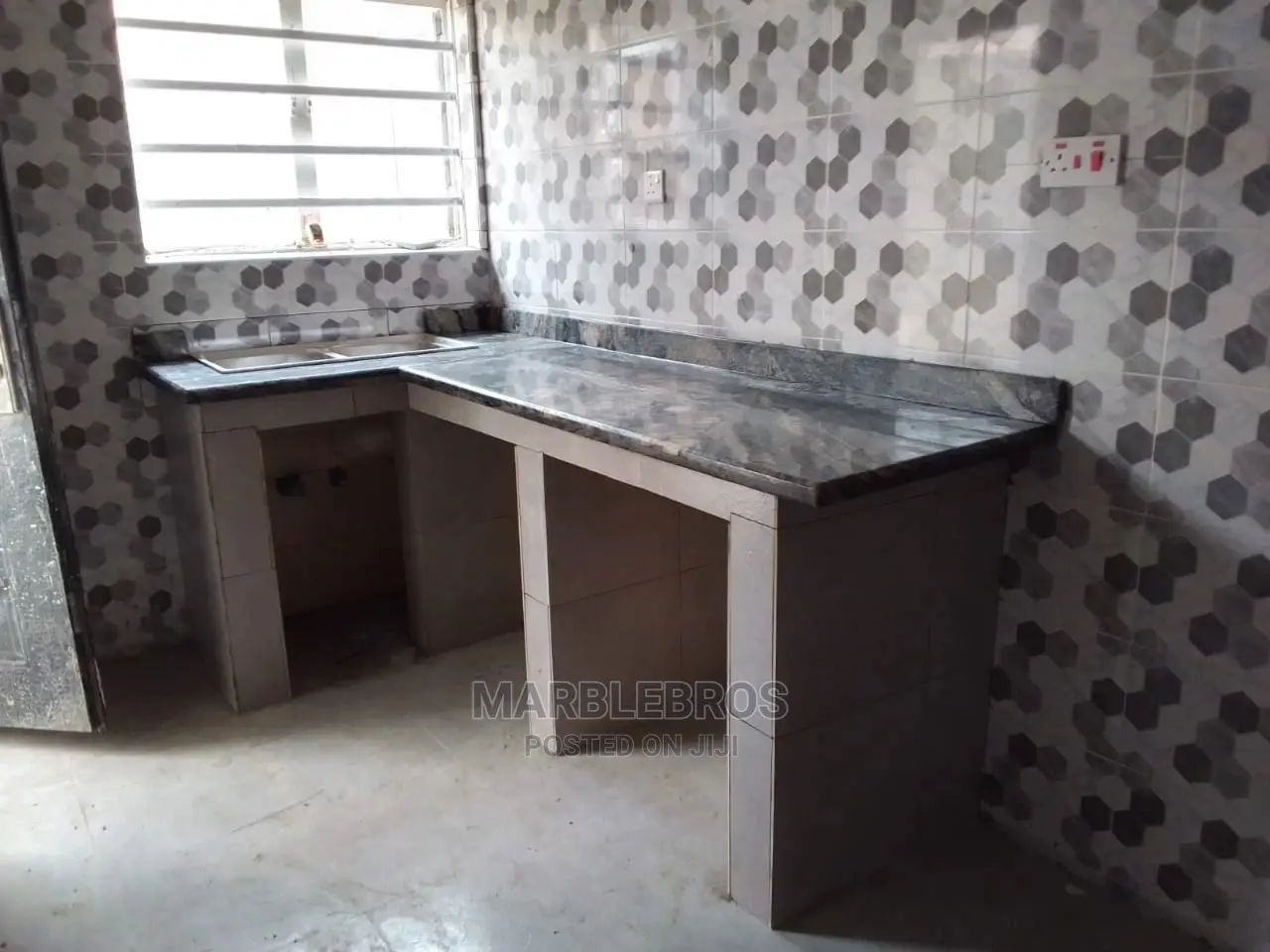 Kitchen Countertop Finishing MB2