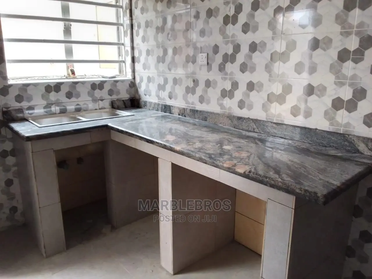 Kitchen Countertop Finishing MB2