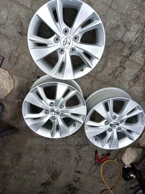 Alloyed Rim16 Camry