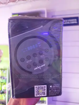 Zealot P2 Bluetooth Speaker, FM, 8000mah, Solar Charging