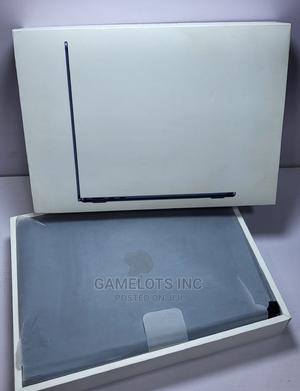 New Laptop Apple MacBook Air 2022 M2 8GB Apple M2 SSD 512GB