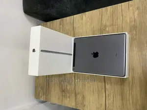 Apple iPad 10.2 (2020) 128 GB Gray