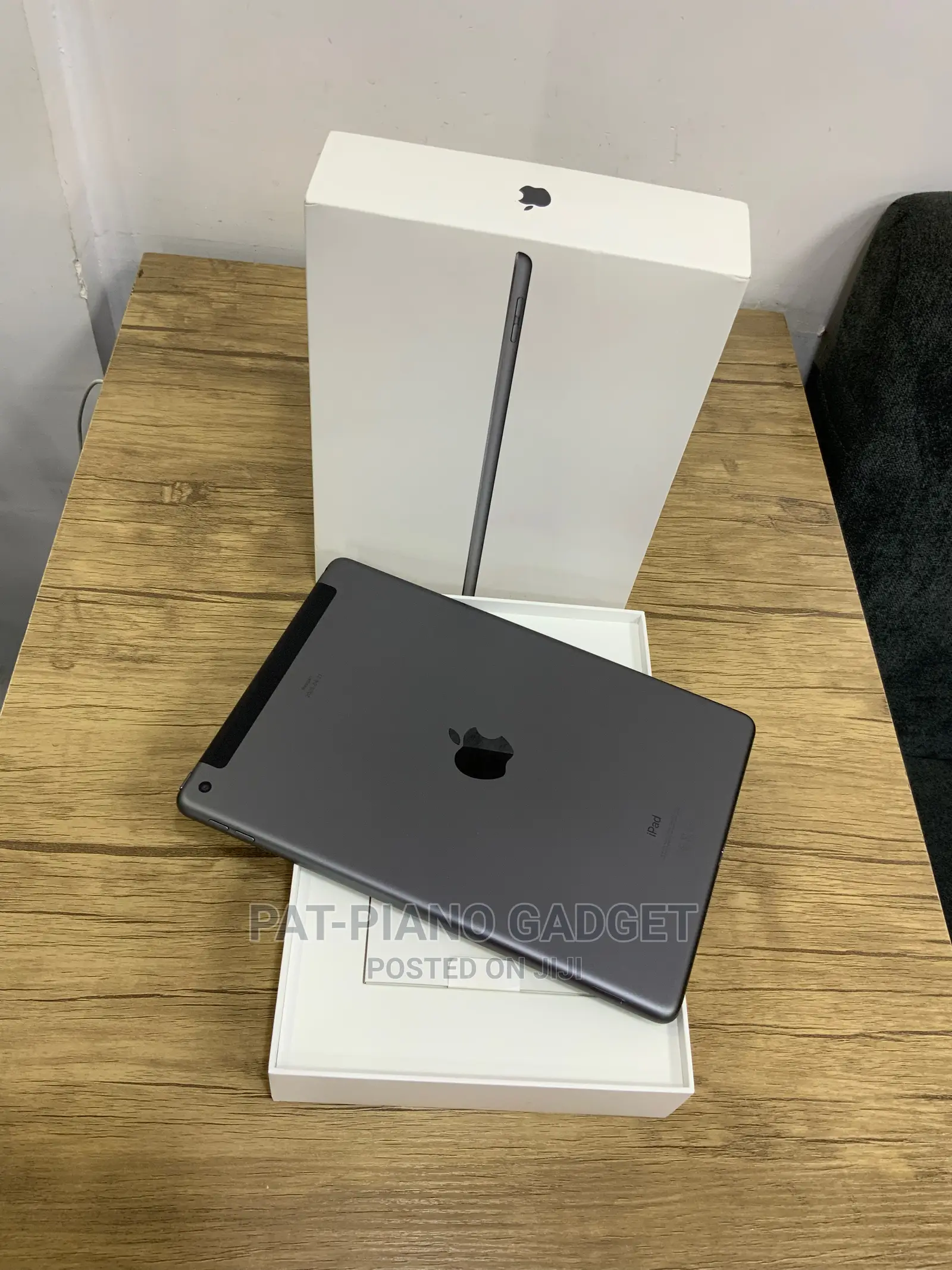 Apple iPad 10.2 (2020) 128 GB Gray