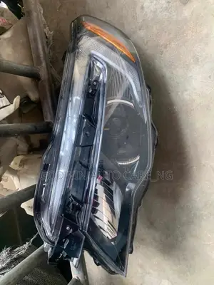 Headlight Honda Ridgeline 2017model