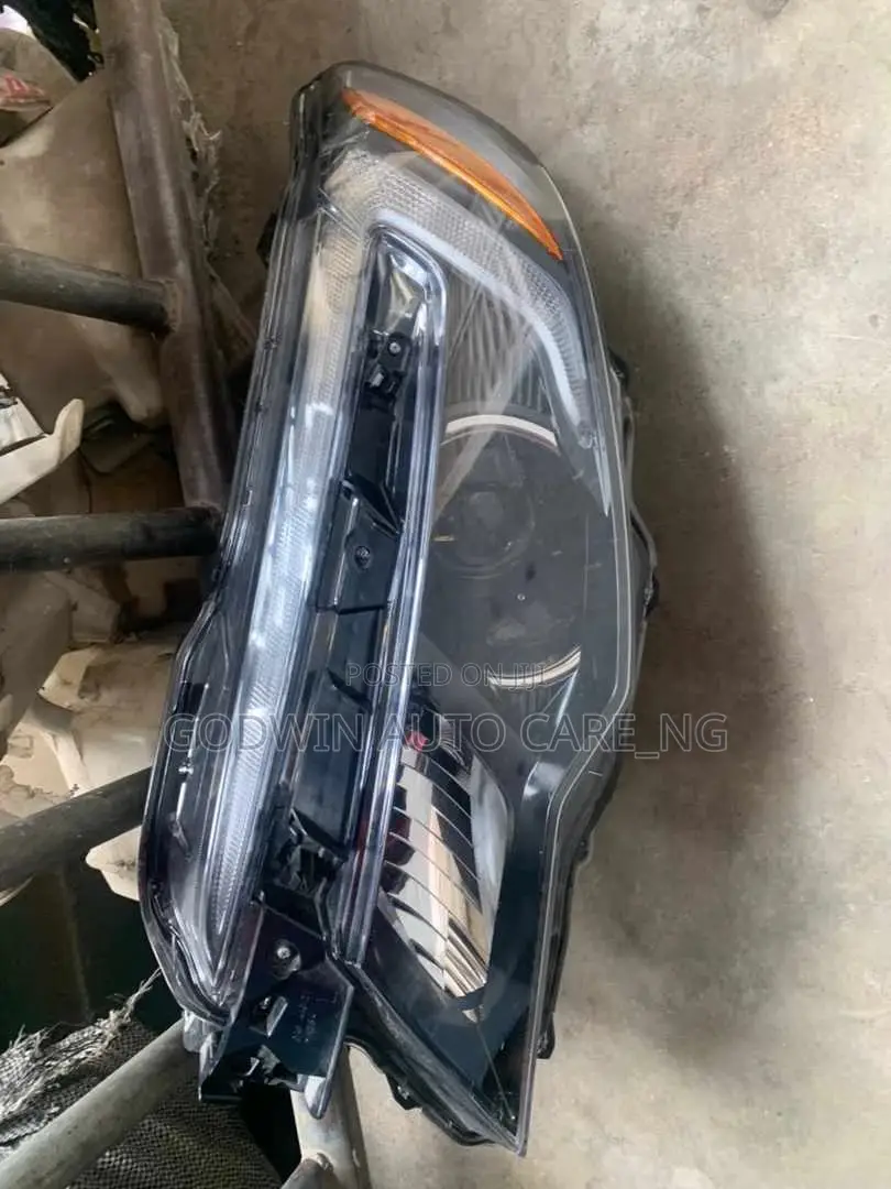 Headlight Honda Ridgeline 2017model