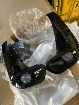 Fog Lamp and Cover Hilux 2022