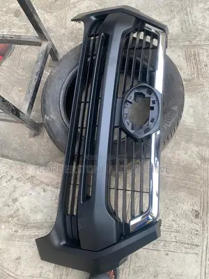 Front Grill Hilux 2021