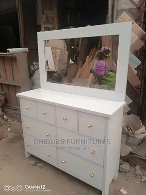 Chest of Drawers With Mirror
