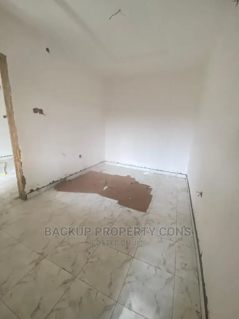 Mini Flat in Ikorodu Road / Ilupeju for Sale