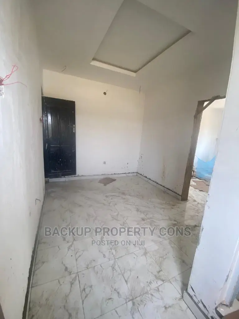 Mini Flat in Ikorodu Road / Ilupeju for Sale
