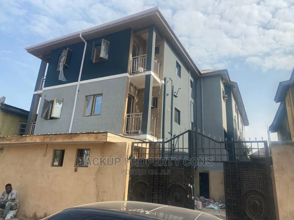 Mini Flat in Ikorodu Road / Ilupeju for Sale