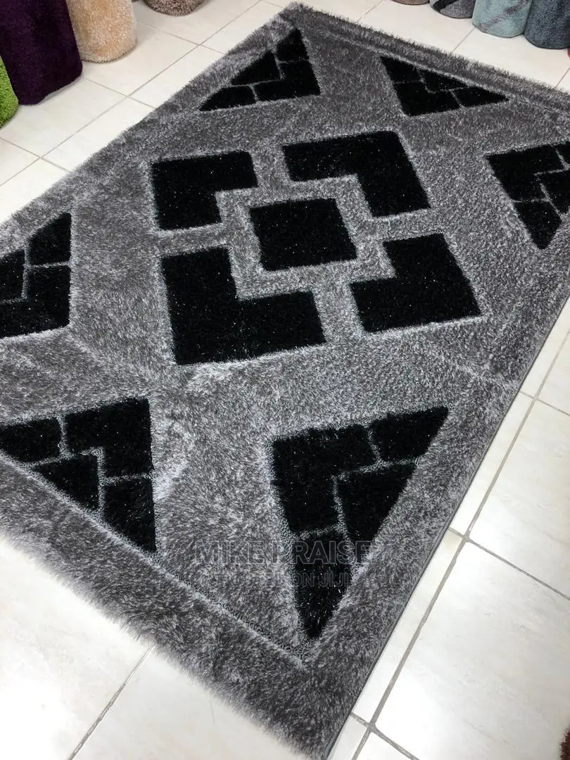 4ft by 6ft Center Rug
