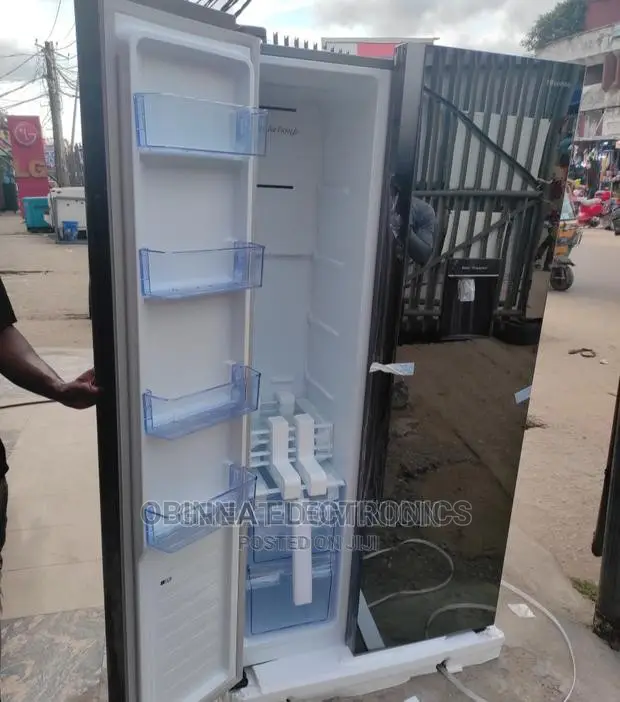 Brand New Hisense Side by Side Refrigerator/Mirror/External/
