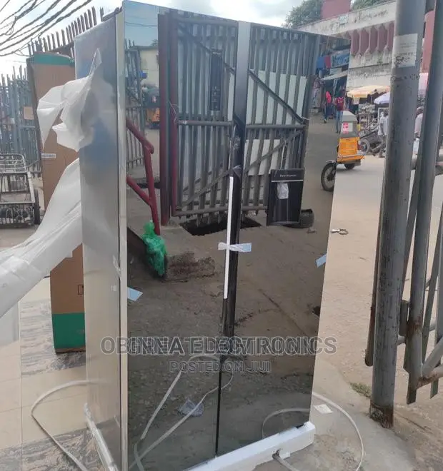 Brand New Hisense Side by Side Refrigerator/Mirror/External/