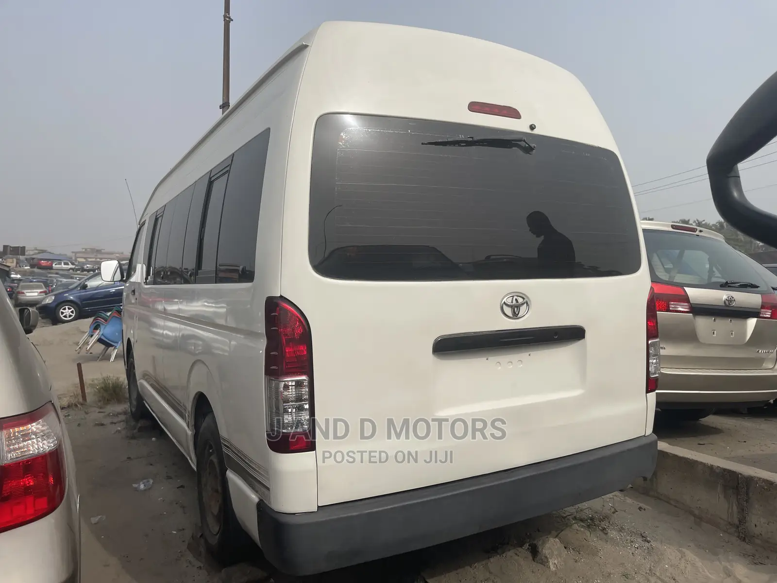 Toyota HiAce 2014 White