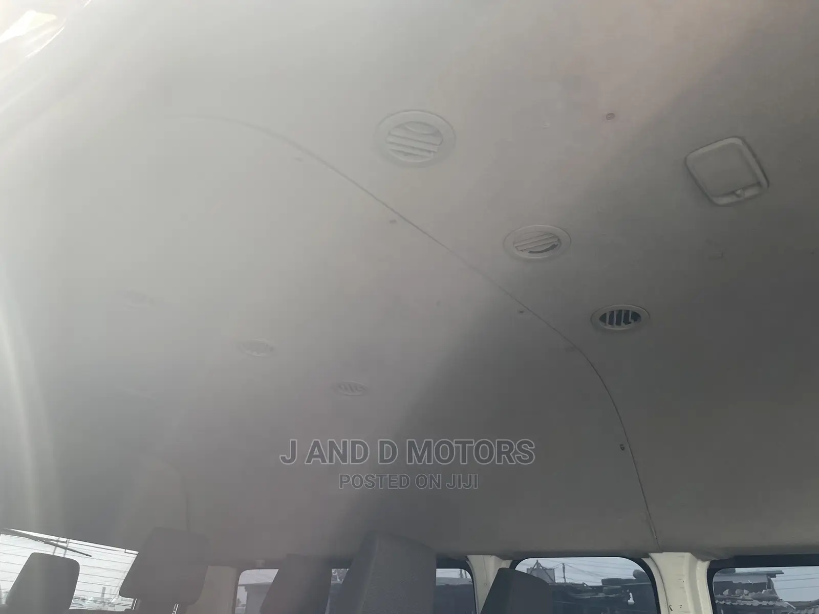 Toyota HiAce 2014 White