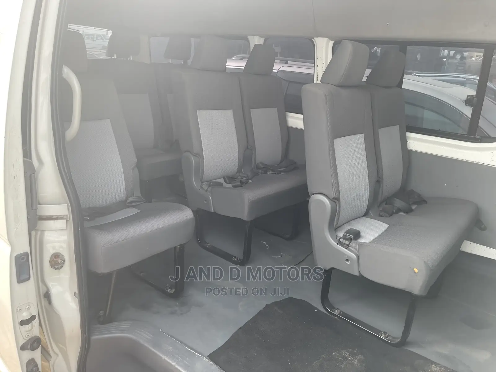 Toyota HiAce 2014 White