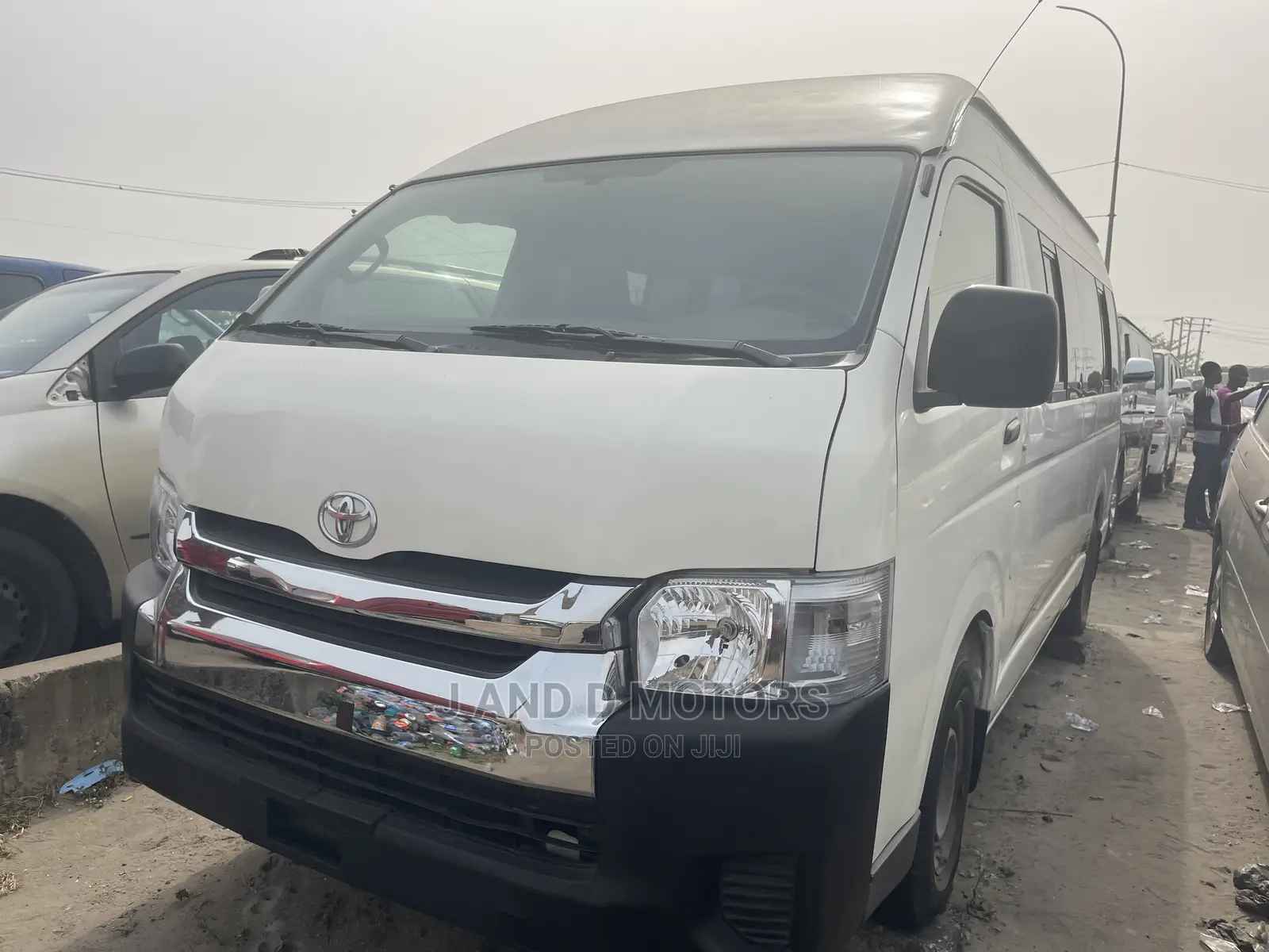 Toyota HiAce 2014 White